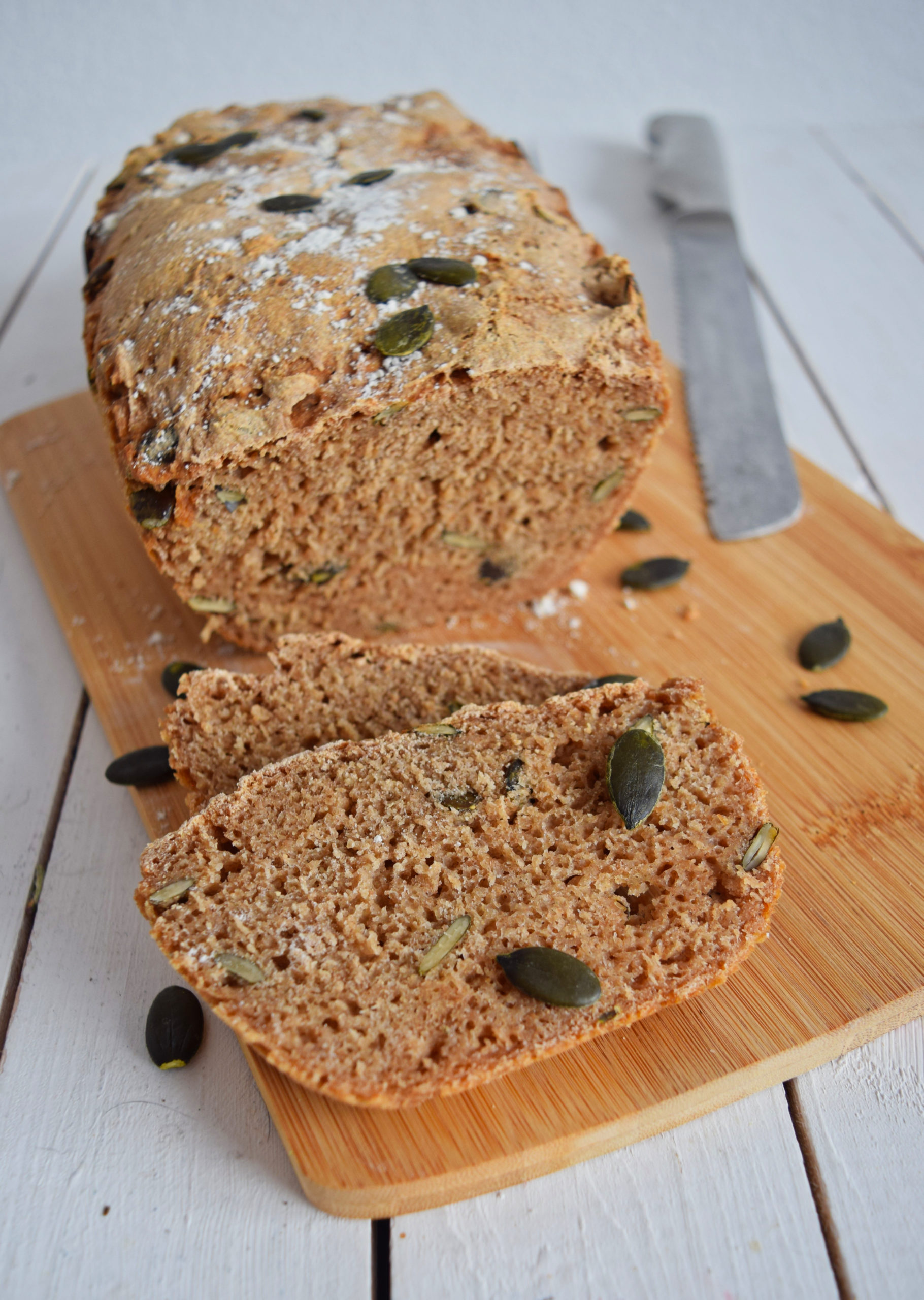 Vollkorn-Sauerteigbrot mit Kürbiskernen